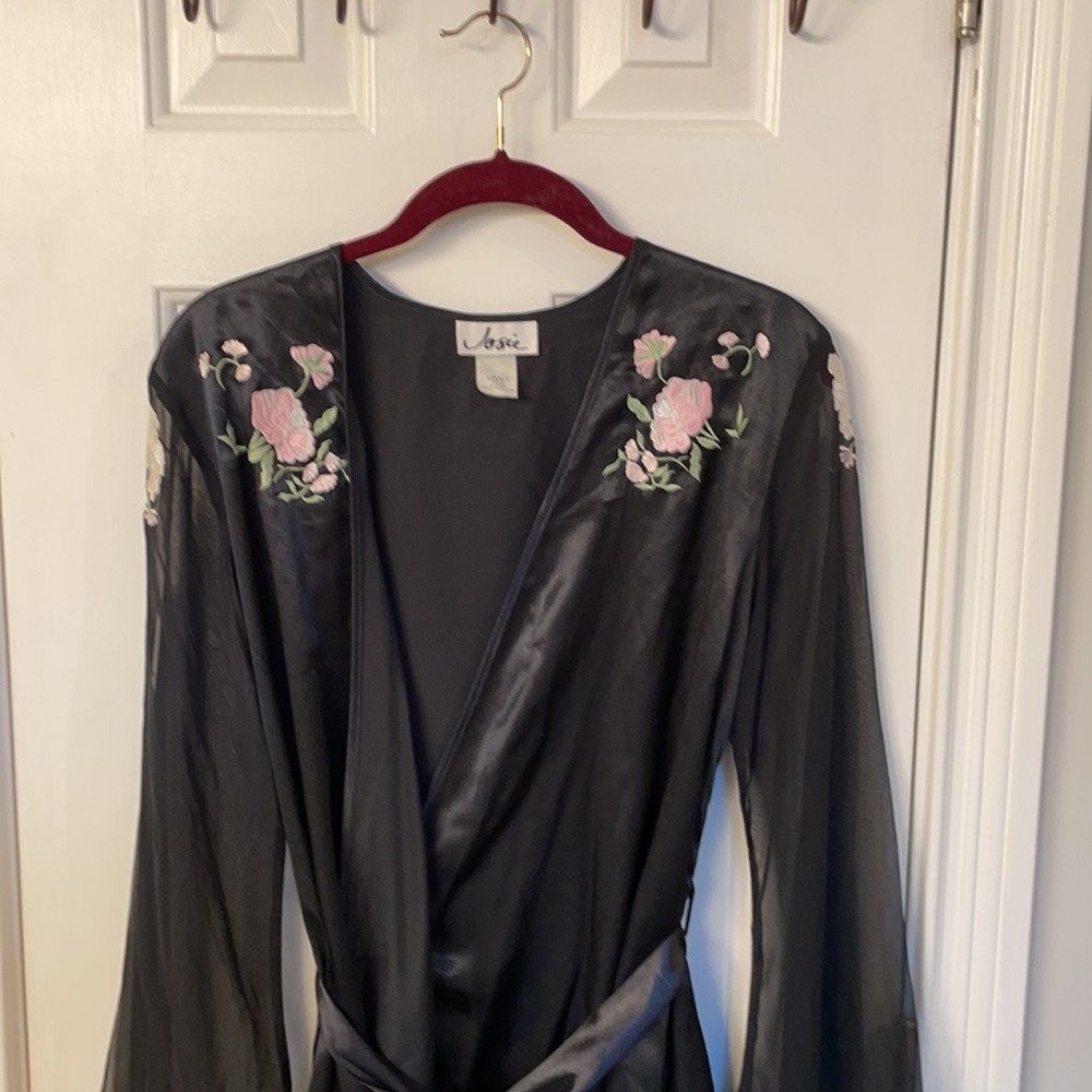 Josie Vintage Black Robe w/ Sheer Bell Sleeves - Picture 2 of 8